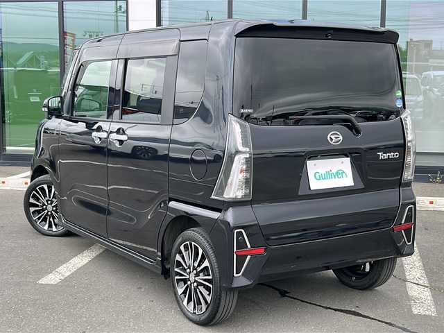 ダイハツ タント カスタム RS セレクション 道東・釧路十勝 2020(令2)年 6.4万km パールブラック ・４WD/・社外SDメモリナビ/（AM・FM・CD・DVD・BT・フルセグ）/・バックカメラ/・両側パワースライドドア/・レーダークルーズコントロール/・アイドリングストップ/・スマートキー/・プッシュスタート/・ドアバイザー/・純正フロアマット/・電動格納ミラー/・前席シートヒーター/・純正ETC/・純正エンジンスターター/・純正アルミホイール/・オートライト/・オートマチックハイビーム/・社外前後ドライブレコーダー
