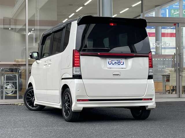 ホンダ Ｎ ＢＯＸ 2トーン カスタム ターボSSパッケージ 岐阜県 2014(平26)年 7.6万km プレミアムホワイトパール (株)IDOMが運営する【じしゃロン多治見店】の自社ローン専用車両になります。こちらは現金またはオートローンご利用時の価格です。自社ローンご希望の方は別途その旨お申付け下さい。/社外9インチナビ/　（Bluetooth/DVD/フルセグ）/クルーズコントロール/両側パワースライドドア/衝突軽減ブレーキ/バックカメラ/オートライト/フォグランプ/パドルシフト/ドライブレコーダー/ETC/社外グリル/社外テールランプ