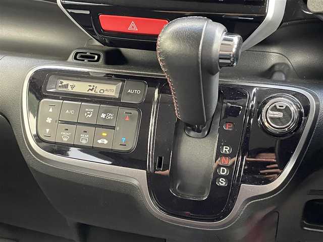 ホンダ Ｎ ＢＯＸ 2トーン カスタム ターボSSパッケージ 岐阜県 2014(平26)年 7.6万km プレミアムホワイトパール (株)IDOMが運営する【じしゃロン多治見店】の自社ローン専用車両になります。こちらは現金またはオートローンご利用時の価格です。自社ローンご希望の方は別途その旨お申付け下さい。/社外9インチナビ/　（Bluetooth/DVD/フルセグ）/クルーズコントロール/両側パワースライドドア/衝突軽減ブレーキ/バックカメラ/オートライト/フォグランプ/パドルシフト/ドライブレコーダー/ETC/社外グリル/社外テールランプ