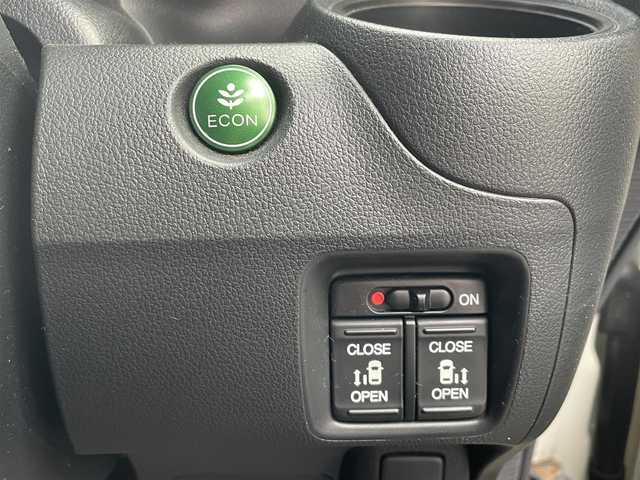 ホンダ Ｎ ＢＯＸ 2トーン カスタム ターボSSパッケージ 岐阜県 2014(平26)年 7.6万km プレミアムホワイトパール (株)IDOMが運営する【じしゃロン多治見店】の自社ローン専用車両になります。こちらは現金またはオートローンご利用時の価格です。自社ローンご希望の方は別途その旨お申付け下さい。/社外9インチナビ/　（Bluetooth/DVD/フルセグ）/クルーズコントロール/両側パワースライドドア/衝突軽減ブレーキ/バックカメラ/オートライト/フォグランプ/パドルシフト/ドライブレコーダー/ETC/社外グリル/社外テールランプ