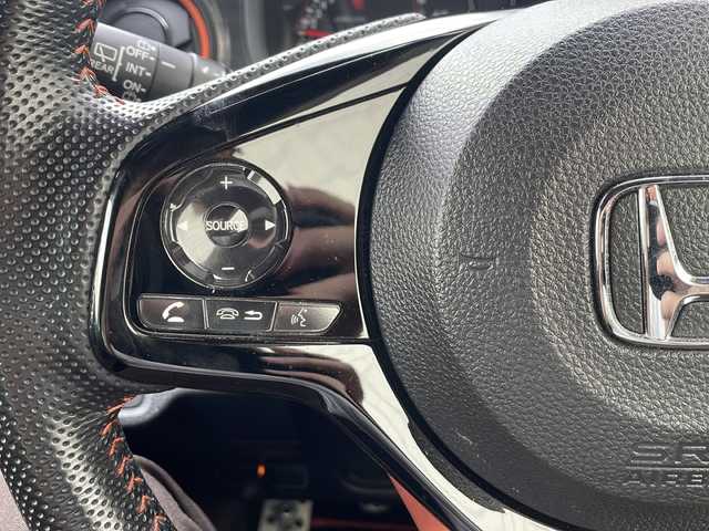 ホンダ Ｎ ＯＮＥ RS 東京都 2020(令2)年 5.6万km プレミアムイエローパールⅡ 純正8型ナビ/（CD/USB/BT/フルセグ）/6MT/バックカメラ/シートヒーター/ETC/衝突被害軽減ブレーキ/レーダークルーズコントロール/レーンキープアシスト/LEDヘッドライト/アルミペダル/オートライト/ウィンカー付き電動格納ミラー/プッシュスタート/リアスポイラー