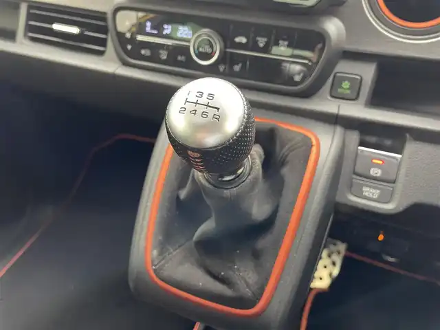 ホンダ Ｎ ＯＮＥ RS 滋賀県 2020(令2)年 5.6万km プレミアムイエローパールⅡ 純正8型ナビ/【Bluetooth/CD/DVD/フルセグTV】/6MT/バックカメラ/レーダークルーズコントロール/レーンキープアシスト/リアソナー/LEDヘッドライト/オートマチックハイビーム/D/Nシートヒーター/電動パーキングブレーキ/ビルトインETC2.0/衝突被害軽減ブレーキ/プッシュスタート/スマートキー