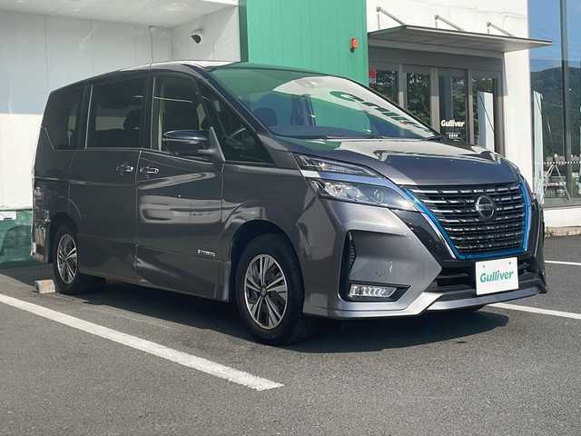 日産 セレナ e－パワー ハイウェイスター V 京都府 2020(令2)年 6.9万km ダークメタルグレー/ダイヤモンドブラック 純正１０インチナビ　アラウンドビューモニター　後席フリップダウンモニター　プロパイロット　ブラインドスポットモニター　両側パワースライドドア　ＬＥＤヘッドライト　スマートキー　ビルトインＥＴＣ　禁煙車