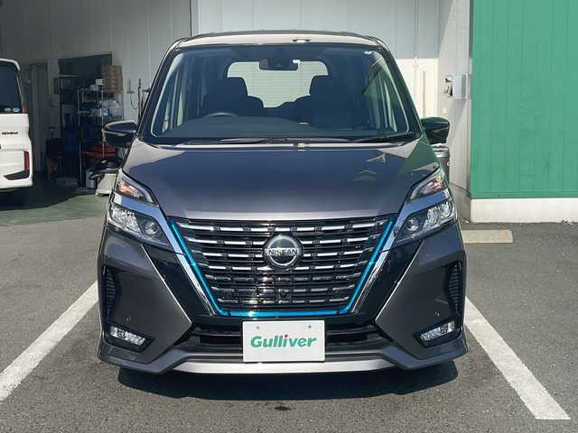 日産 セレナ e－パワー ハイウェイスター V 京都府 2020(令2)年 6.9万km ダークメタルグレー/ダイヤモンドブラック 純正１０インチナビ　アラウンドビューモニター　後席フリップダウンモニター　プロパイロット　ブラインドスポットモニター　両側パワースライドドア　ＬＥＤヘッドライト　スマートキー　ビルトインＥＴＣ　禁煙車
