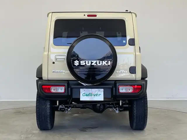 スズキ ジムニー シエラ JL 新潟県 2019(平31)年 1.9万km シフォンアイボリーM 4WD/社外SDナビ（型式：PVH-9300DVSZS）/・CD/DVD/Bluetooth/フルセグ/USB/ETC/前席シートヒーター/グリルガード/背面タイヤ/リヤタイヤカバー/純正LEDヘッドライト/オートライト/フロントフォグランプ/純正フロアマット/純正15インチAW夏タイヤ/ABS/盗難防止装置/センターデフロック/ダウンヒルアシストコントロール