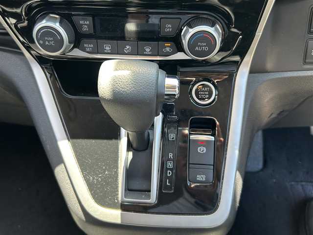 日産 セレナ ハイウェイスター プロパイロットED 佐賀県 2017(平29)年 9.5万km マルーンレッド プロパイロット/エマージェンシーブレーキ/前後ソナー/純正9インチSDナビ/・バックカメラ/・フルセグTV/BT/CD/DVD/フリップダウンモニター/両側パワースライドドア/純正16インチAW/LEDヘッドライト/フォグランプ/オートライト/ETC2.0/プッシュスタート/リアサンシェード/保証書