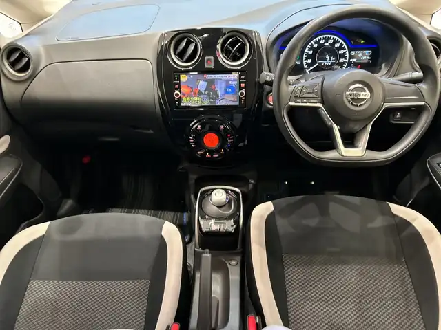日産 ノート e－パワー X 埼玉県 2017(平29)年 2.4万km シャイニングブルー エマージェンシーブレーキ /純正メモリナビ/　　CD/DVD/BT/フルセグ/アラウンドビューモニター /LEDオートライト /ステアリングスイッチ /ETC