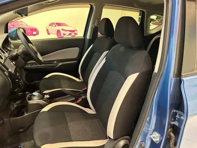 日産 ノート e－パワー X 埼玉県 2017(平29)年 2.4万km シャイニングブルー エマージェンシーブレーキ /純正メモリナビ/　　CD/DVD/BT/フルセグ/アラウンドビューモニター /LEDオートライト /ステアリングスイッチ /ETC