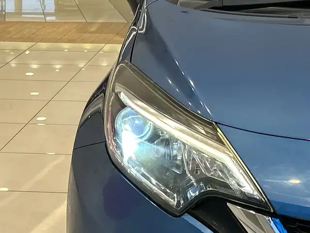 日産 ノート e－パワー X 埼玉県 2017(平29)年 2.4万km シャイニングブルー エマージェンシーブレーキ /純正メモリナビ/　　CD/DVD/BT/フルセグ/アラウンドビューモニター /LEDオートライト /ステアリングスイッチ /ETC