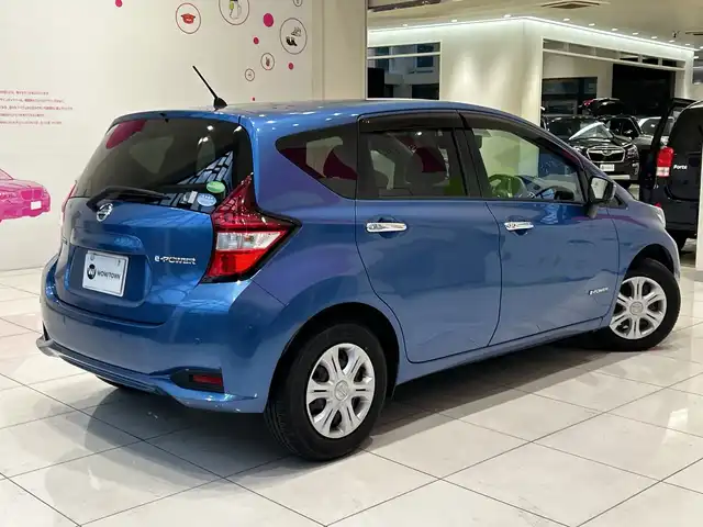 日産 ノート e－パワー X 埼玉県 2017(平29)年 2.4万km シャイニングブルー エマージェンシーブレーキ /純正メモリナビ/　　CD/DVD/BT/フルセグ/アラウンドビューモニター /LEDオートライト /ステアリングスイッチ /ETC