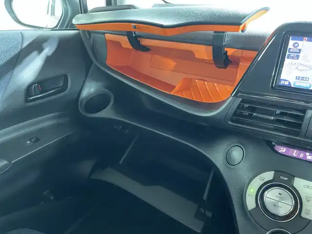 トヨタ シエンタ ハイブリッド X 千葉県 2017(平29)年 6.4万km ブラックマイカ 純正メモリナビ/Bluetooth/ドライブレコーダー/片側パワースライドドア/プッシュスタート/ETC/フルセグテレビ/純正フロアマット/バックカメラ