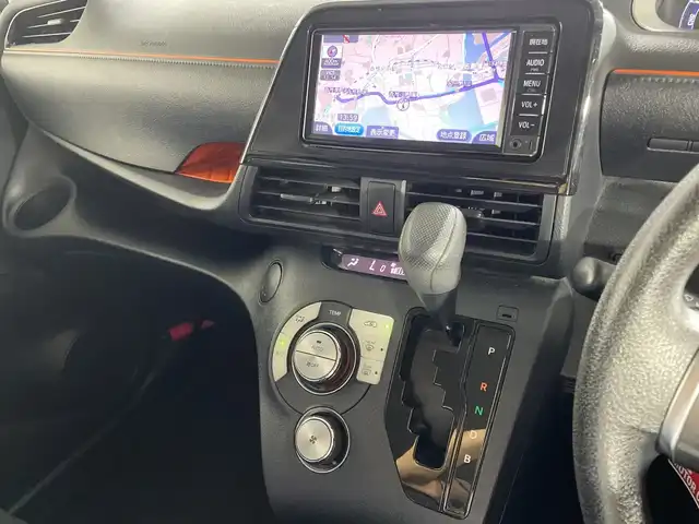 トヨタ シエンタ ハイブリッド X 千葉県 2017(平29)年 6.4万km ブラックマイカ 純正メモリナビ/Bluetooth/ドライブレコーダー/片側パワースライドドア/プッシュスタート/ETC/フルセグテレビ/純正フロアマット/バックカメラ