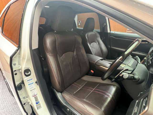 レクサス ＲＸ 450hL 千葉県 2021(令3)年 4.7万km ソニッククォーツ ＳＲ　/三眼ＬＥＤ　/ＨＵＤ　/純正ナビ　/３６０°カメラ　/レーダークルーズ　/茶革　/シートヒーター　/ベンチレーション　/パワーシート　/電動リアゲート　/ＡＣ１００Ｖ電源　/ハイビームアシスト　/ステアリングヒーター