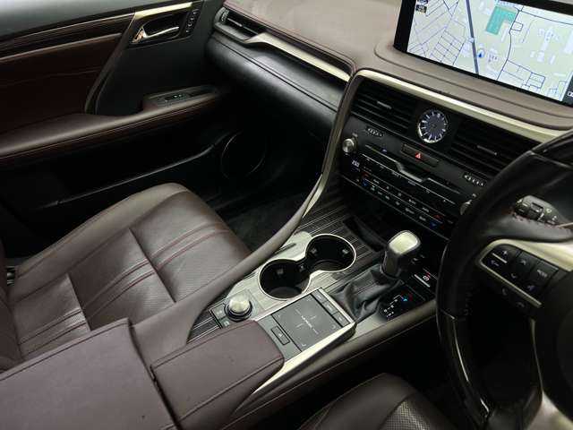 レクサス ＲＸ 450hL 千葉県 2021(令3)年 4.7万km ソニッククォーツ ＳＲ　/三眼ＬＥＤ　/ＨＵＤ　/純正ナビ　/３６０°カメラ　/レーダークルーズ　/茶革　/シートヒーター　/ベンチレーション　/パワーシート　/電動リアゲート　/ＡＣ１００Ｖ電源　/ハイビームアシスト　/ステアリングヒーター