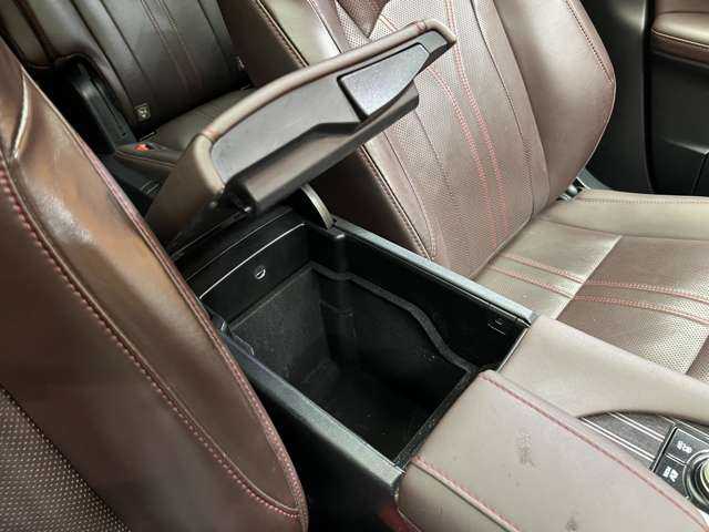 レクサス ＲＸ 450hL 千葉県 2021(令3)年 4.7万km ソニッククォーツ ＳＲ　/三眼ＬＥＤ　/ＨＵＤ　/純正ナビ　/３６０°カメラ　/レーダークルーズ　/茶革　/シートヒーター　/ベンチレーション　/パワーシート　/電動リアゲート　/ＡＣ１００Ｖ電源　/ハイビームアシスト　/ステアリングヒーター