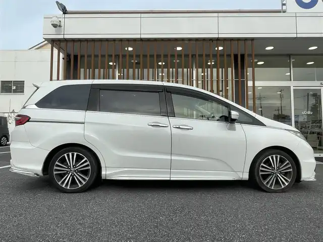 ホンダ オデッセイ アブソルート EX 千葉県 2014(平26)年 11.6万km ホワイトオーキッドパール (株)IDOMが運営する【じしゃロン八千代店】の自社ローン対象車両になります。こちらは現金またはオートローンご利用時の価格です。自社ローンご希望の方は別途その旨お申付け下さい。/純正ナビ/・AM/FM/CD/・Bluetooth接続/・フルセグTV/バックカメラ/ビルトインETC/ドライブレコーダー（SD欠）/クルーズコントロール/パドルシフト/フリップダウンモニター/両側パワースライドドア/ステアリングリモコン/D席パワーシート/BSM/LEDヘッドライト/純正アルミホイール/純正フロアマット/ドアバイザー/ウインカーミラー