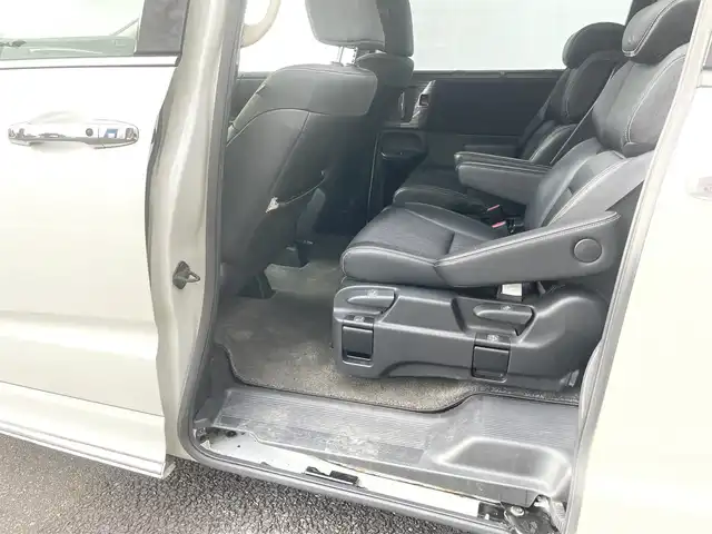 ホンダ オデッセイ アブソルート EX 千葉県 2014(平26)年 11.6万km ホワイトオーキッドパール (株)IDOMが運営する【じしゃロン八千代店】の自社ローン対象車両になります。こちらは現金またはオートローンご利用時の価格です。自社ローンご希望の方は別途その旨お申付け下さい。/純正ナビ/・AM/FM/CD/・Bluetooth接続/・フルセグTV/バックカメラ/ビルトインETC/ドライブレコーダー（SD欠）/クルーズコントロール/パドルシフト/フリップダウンモニター/両側パワースライドドア/ステアリングリモコン/D席パワーシート/BSM/LEDヘッドライト/純正アルミホイール/純正フロアマット/ドアバイザー/ウインカーミラー