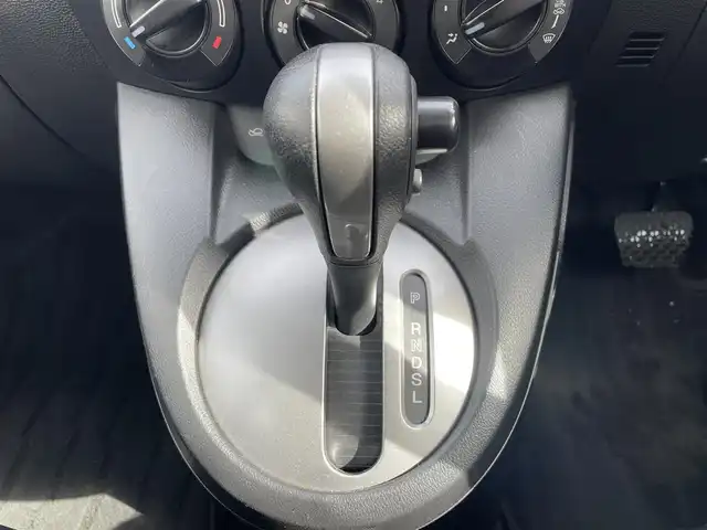 マツダ デミオ 13C 長野県 2014(平26)年 7.8万km アークティックホワイト 取扱説明書/保証書/リモコンキー/パワーウィンドウ/AM/FM/AUX/ドアバイザー/ETC/ハロゲンヘッドライト/純正フロアマット/ECO/スダッドレスタイヤ有