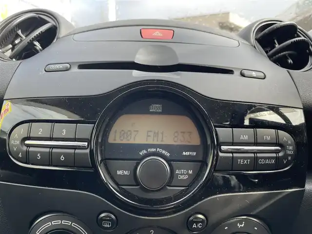 マツダ デミオ 13C 長野県 2014(平26)年 7.8万km アークティックホワイト 取扱説明書/保証書/リモコンキー/パワーウィンドウ/AM/FM/AUX/ドアバイザー/ETC/ハロゲンヘッドライト/純正フロアマット/ECO/スダッドレスタイヤ有