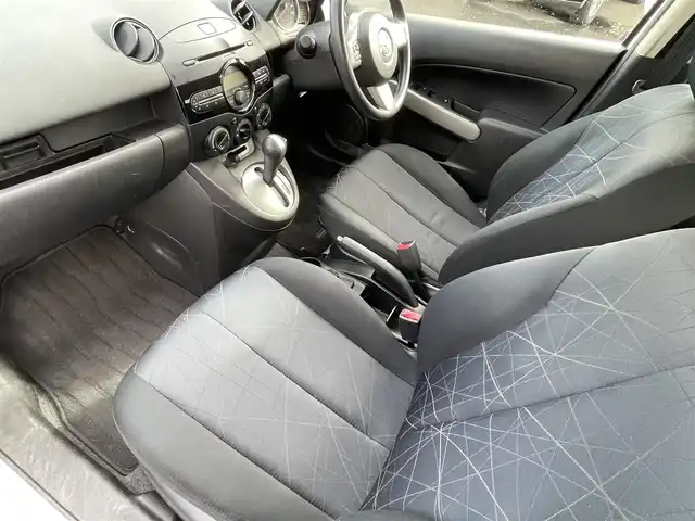 マツダ デミオ 13C 長野県 2014(平26)年 7.8万km アークティックホワイト 取扱説明書/保証書/リモコンキー/パワーウィンドウ/AM/FM/AUX/ドアバイザー/ETC/ハロゲンヘッドライト/純正フロアマット/ECO/スダッドレスタイヤ有