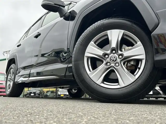 トヨタ ＲＡＶ４ X 愛媛県 2022(令4)年 1.6万km アティチュードブラックマイカ 登録時走行距離：15672km/メーカーOP純正ナビ/AM/FM/BT/フルセグTV/ETC2.0/バックカメラ/追従クルコン/レーンキープアシスト/衝突軽減システム/横滑り防止装置/盗難防止装置/モデリスタエアロ　フロント/サイド/LEDヘッドライト/オートライト/オートハイビーム/エンジンスタートボタン/リモコンキー/純正アルミホイール/アイドリング/AAC/コーナーセンサー