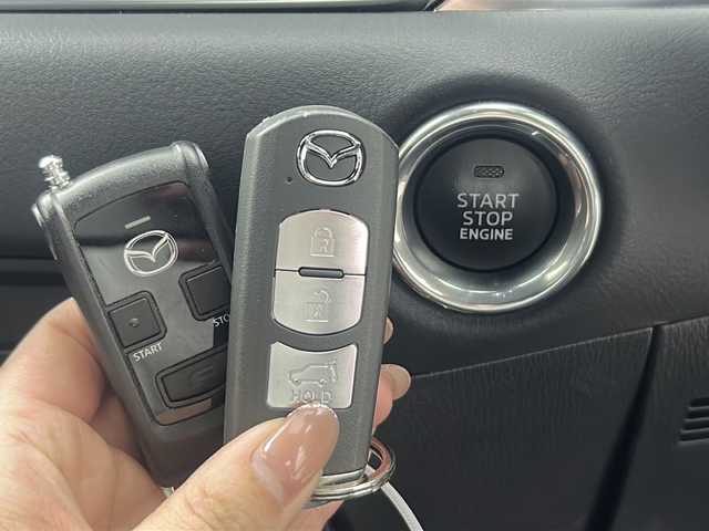 マツダ ＣＸ－５ XD エクスクルーシブモード 大阪府 2018(平30)年 4.8万km マシーングレープレミアムM 純正ナビ/・フルセグTV/・Bluetooth/・CD/DVD/・AppleCarPlay/BOSEサウンドシステム/ブラインドスポットモニター/レーダークルーズコントロール/衝突軽減システム/全方位カメラ/パワーバックドア/ヘッドアップディスプレイ(HUD)/エンジンスターター/茶レザーシート/シートベンチレーション/シートヒーター/ステアリングヒーター/電動パーキング/スマートキー