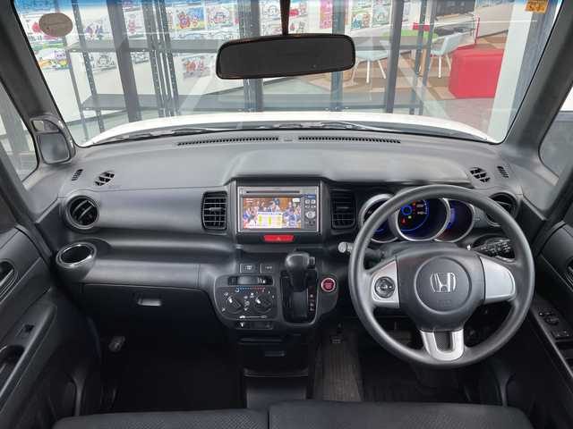 ホンダ Ｎ ＢＯＸ ＋ カスタム G 愛知県 2012(平24)年 7.7万km プレミアムホワイトパール 純正ナビ/(CD.DVD.TV.FM.AM.SD)/バックカメラ/両側スライドドア/横滑り防止装置/ETC/フォグランプ/オートライト/ウィンカーミラー/電動格納ミラー/禁煙車/プッシュスタート/スマートキー/フロアマット/ドアバイザー/スペアキー/取扱説明書/保証書