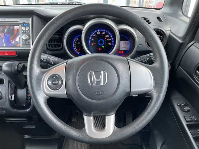 ホンダ Ｎ ＢＯＸ ＋ カスタム G 愛知県 2012(平24)年 7.7万km プレミアムホワイトパール 純正ナビ/(CD.DVD.TV.FM.AM.SD)/バックカメラ/両側スライドドア/横滑り防止装置/ETC/フォグランプ/オートライト/ウィンカーミラー/電動格納ミラー/禁煙車/プッシュスタート/スマートキー/フロアマット/ドアバイザー/スペアキー/取扱説明書/保証書