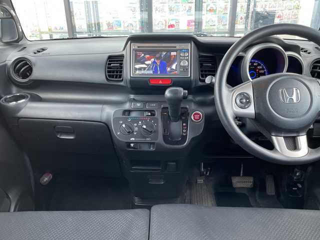 ホンダ Ｎ ＢＯＸ ＋ カスタム G 愛知県 2012(平24)年 7.7万km プレミアムホワイトパール 純正ナビ/(CD.DVD.TV.FM.AM.SD)/バックカメラ/両側スライドドア/横滑り防止装置/ETC/フォグランプ/オートライト/ウィンカーミラー/電動格納ミラー/禁煙車/プッシュスタート/スマートキー/フロアマット/ドアバイザー/スペアキー/取扱説明書/保証書