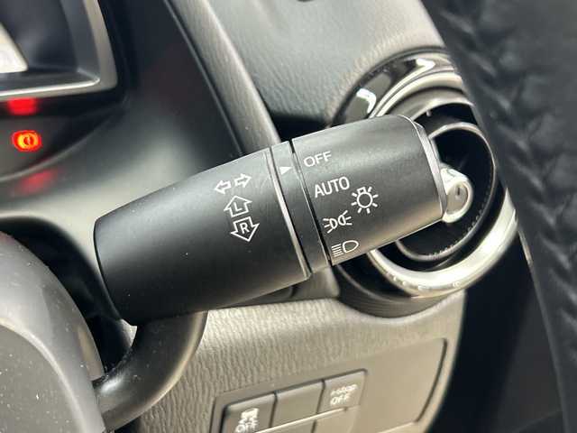 マツダ デミオ 13S 神奈川県 2015(平27)年 4.6万km スモーキーローズマイカ 純正7インチナビ/(Bluetooth/DVD/CD/AM/FM)/衝突被害軽減システム/横滑り防止装置/ETC/アイドリングストップ/LEDヘッドライト/オートライト/ウィンカーミラー/電動格納ミラー/純正15インチAW/プッシュスタート/スマートキー/フロアマット/スペアキー/取扱説明書/保証書