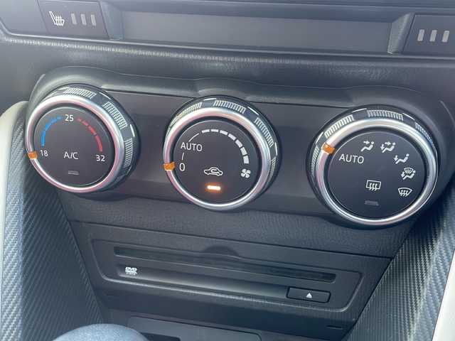 マツダ デミオ 13S ノーブルクリムゾン 千葉県 2017(平29)年 6.7万km セラミックM 純正SDナビ/フルセグTV/Bluetooth/CD/DVD/USB×２/バックカメラ/アラウンドビューモニター/ヘッドアップディスプレイ/レーダークルーズコントロール/衝突被害軽減ブレーキ/レーンキープアシスト/クリアランスソナー前後/LEDヘッドライト/前席シートヒーター/ETC/スマートキー/エンジンプッシュスタート/純正15インチアルミホイール/純正フロアマット