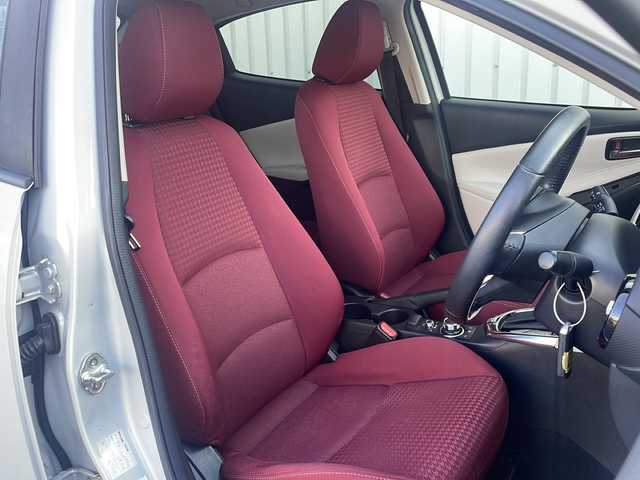 マツダ デミオ 13S ノーブルクリムゾン 千葉県 2017(平29)年 6.7万km セラミックM 純正SDナビ/フルセグTV/Bluetooth/CD/DVD/USB×２/バックカメラ/アラウンドビューモニター/ヘッドアップディスプレイ/レーダークルーズコントロール/衝突被害軽減ブレーキ/レーンキープアシスト/クリアランスソナー前後/LEDヘッドライト/前席シートヒーター/ETC/スマートキー/エンジンプッシュスタート/純正15インチアルミホイール/純正フロアマット