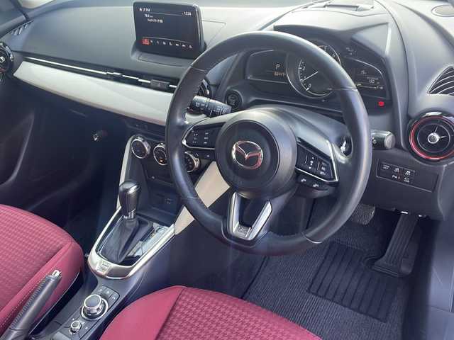 マツダ デミオ 13S ノーブルクリムゾン 千葉県 2017(平29)年 6.7万km セラミックM 純正SDナビ/フルセグTV/Bluetooth/CD/DVD/USB×２/バックカメラ/アラウンドビューモニター/ヘッドアップディスプレイ/レーダークルーズコントロール/衝突被害軽減ブレーキ/レーンキープアシスト/クリアランスソナー前後/LEDヘッドライト/前席シートヒーター/ETC/スマートキー/エンジンプッシュスタート/純正15インチアルミホイール/純正フロアマット