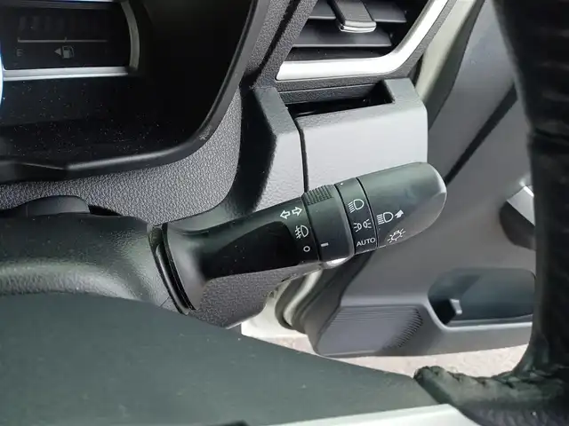 トヨタ ルーミー カスタムG－T 福井県 2017(平29)年 5.9万km パールホワイトⅢ 純正9インチSDナビ（NSZT-Y66T）/・（フルセグTV/CD/DVD/Bluetooth）/バックカメラ/両側パワースライドドア/スマートアシスト/横滑り防止装置/レーンキープアシスト/クルーズコントロール/後部コーナーセンサー/オートLEDライト/純正15インチAW/純正フロアマット