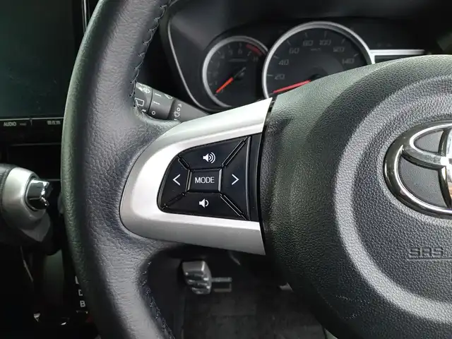 トヨタ ルーミー カスタムG－T 福井県 2017(平29)年 5.9万km パールホワイトⅢ 純正9インチSDナビ（NSZT-Y66T）/・（フルセグTV/CD/DVD/Bluetooth）/バックカメラ/両側パワースライドドア/スマートアシスト/横滑り防止装置/レーンキープアシスト/クルーズコントロール/後部コーナーセンサー/オートLEDライト/純正15インチAW/純正フロアマット