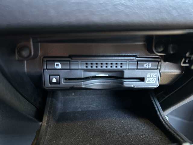 レクサス ＧＳ 300h Fスポーツ 栃木県 2017(平29)年 6万km グラファイトブラックガラスフレーク 純正SDナビ/・Bluetooth CD DVD/・TV フルセグ/・バックカメラ/電動ガラスサンルーフ/オプションエアロ/Fスポーツ専用赤革シート/パワーシート/シートヒーター/シートクーラー/ウェルカムライト/追従式クルーズコントロール/パドルシフト/純正ドライブレコーダー/ETC2.0/衝突被害軽減システム/コーナーセンサー/BSM/レーンキープアシスト/LEDヘッドライト