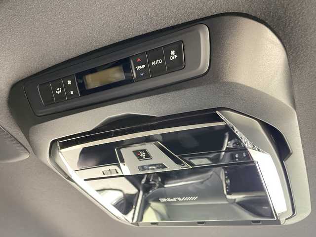 トヨタ エスクァイア ハイブリッド Gi 福岡県 2019(平31)年 3.7万km ホワイトパールクリスタルシャイン ALPINE11インチメモリナビ/・CD/DVD/BT/フルセグTV/・バックモニター/ALPINE12.8インチフリップダウンモニター/トヨタセーフティ/・プリクラッシュセーフティ/・レーンディパーチャーアラート/・先行車発進告知/・パーキングサポートブレーキ/クリアランスソナー/社外19インチアルミホイール/純正ダイナミックエアロ/TEIN車高調/両側パワースライドドア/革シート/・シートヒーター（D/N)/革巻きステアリング/・ステアリングリモコン/ドライブレコーダー前後/ETC/オートライト/・LEDヘッドライト/・フォグランプ