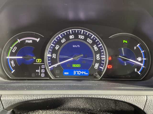 トヨタ エスクァイア ハイブリッド Gi 福岡県 2019(平31)年 3.7万km ホワイトパールクリスタルシャイン ALPINE11インチメモリナビ/・CD/DVD/BT/フルセグTV/・バックモニター/ALPINE12.8インチフリップダウンモニター/トヨタセーフティ/・プリクラッシュセーフティ/・レーンディパーチャーアラート/・先行車発進告知/・パーキングサポートブレーキ/クリアランスソナー/社外19インチアルミホイール/純正ダイナミックエアロ/TEIN車高調/両側パワースライドドア/革シート/・シートヒーター（D/N)/革巻きステアリング/・ステアリングリモコン/ドライブレコーダー前後/ETC/オートライト/・LEDヘッドライト/・フォグランプ