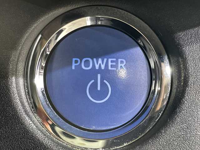 トヨタ エスクァイア ハイブリッド Gi 福岡県 2019(平31)年 3.7万km ホワイトパールクリスタルシャイン ALPINE11インチメモリナビ/・CD/DVD/BT/フルセグTV/・バックモニター/ALPINE12.8インチフリップダウンモニター/トヨタセーフティ/・プリクラッシュセーフティ/・レーンディパーチャーアラート/・先行車発進告知/・パーキングサポートブレーキ/クリアランスソナー/社外19インチアルミホイール/純正ダイナミックエアロ/TEIN車高調/両側パワースライドドア/革シート/・シートヒーター（D/N)/革巻きステアリング/・ステアリングリモコン/ドライブレコーダー前後/ETC/オートライト/・LEDヘッドライト/・フォグランプ