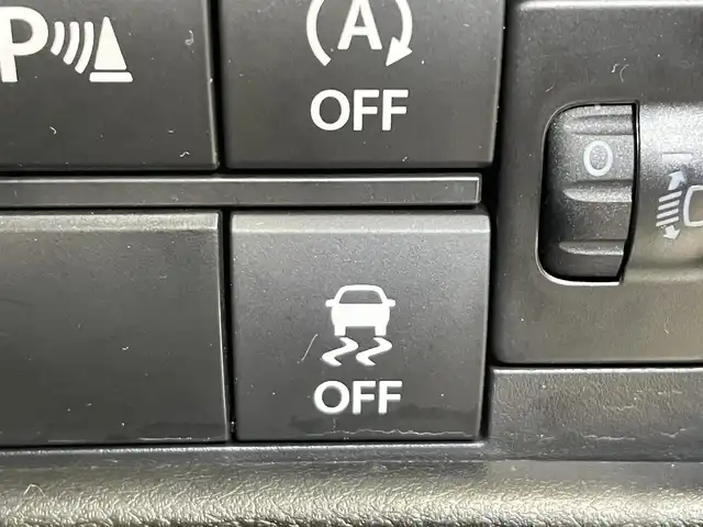 スズキ ソリオ HV MG 岩手県 2025(令7)年 1.6万km スターシルバーメタリック ４WD/スズキセーフティサポート/デュアルセンサーブレーキサポート２/車線逸脱抑制機能/アダプティブクルーズコントロール/車線維持支援機能/標識認識機能/先行車・青信号発信お知らせ/誤発進抑制機能/低速時ブレーキアシスト/パーキングセンサー/横滑り防止装置/アイドリングストップ/オートライト/ヘッドライトレベライザー/助手席アンダーボックス/社外ナビ/ワンセグTV/15インチスチールホイール/純正ホイールキャップ