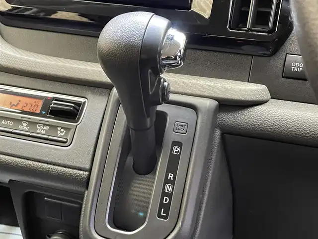 スズキ ソリオ HV MG 岩手県 2025(令7)年 1.6万km スターシルバーメタリック ４WD/スズキセーフティサポート/デュアルセンサーブレーキサポート２/車線逸脱抑制機能/アダプティブクルーズコントロール/車線維持支援機能/標識認識機能/先行車・青信号発信お知らせ/誤発進抑制機能/低速時ブレーキアシスト/パーキングセンサー/横滑り防止装置/アイドリングストップ/オートライト/ヘッドライトレベライザー/助手席アンダーボックス/社外ナビ/ワンセグTV/15インチスチールホイール/純正ホイールキャップ