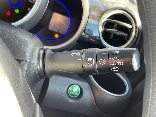 ホンダ Ｎ ＢＯＸ カスタム G Lパッケージ 富山県 2013(平25)年 7.6万km プレミアムホワイトパール (株)IDOMが運営する【じしゃロン富山店】の自社ローン対象車両になります。こちらは現金ご利用時の価格です。自社ローンご希望の方は別途その旨お申付け下さい。/メモリナビ/FM/AM/フルセグ/SD/Bluetooth/ETC/片側パワースライドドア/横滑り防止装置/HIDヘッドライト/オートライト/フォグランプ/ドアバイザー/スマートキー/プッシュスタート/スペアキー1本/取説