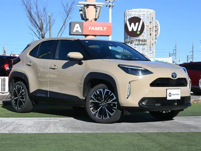トヨタ ヤリスクロス ハイブリッド Z 千葉県 2025(令7)年 0.9万km ベージュ Toyota Safety Sense/・プリクラッシュセーフティ/・レーンディパーチャーアラート/・オートハイビーム/・レーダークルーズコントロール/・ブラインドスポットモニター/純正コネクティッドナビ/地デジTV/【Bluetooth接続】/パノラミックビューモニター/ドライブレコーダー/革巻きステアリング/ステアリングヒーター/ステアリングスイッチ/運転席パワーシート/ハーフレザーシート/前席シートヒーター/ETC（2.0）/LEDヘッドライト/クリアランスソナー/純正18インチアルミホイル/サイド/カーテンエアバッグ/スマートキー