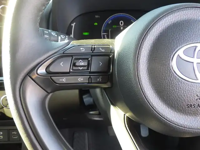 トヨタ ヤリスクロス ハイブリッド Z 千葉県 2025(令7)年 0.9万km ベージュ Toyota Safety Sense/・プリクラッシュセーフティ/・レーンディパーチャーアラート/・オートハイビーム/・レーダークルーズコントロール/・ブラインドスポットモニター/純正コネクティッドナビ/地デジTV/【Bluetooth接続】/パノラミックビューモニター/ドライブレコーダー/革巻きステアリング/ステアリングヒーター/ステアリングスイッチ/運転席パワーシート/ハーフレザーシート/前席シートヒーター/ETC（2.0）/LEDヘッドライト/クリアランスソナー/純正18インチアルミホイル/サイド/カーテンエアバッグ/スマートキー