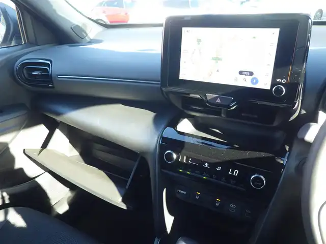 トヨタ ヤリスクロス ハイブリッド Z 千葉県 2025(令7)年 0.9万km ベージュ Toyota Safety Sense/・プリクラッシュセーフティ/・レーンディパーチャーアラート/・オートハイビーム/・レーダークルーズコントロール/・ブラインドスポットモニター/純正コネクティッドナビ/地デジTV/【Bluetooth接続】/パノラミックビューモニター/ドライブレコーダー/革巻きステアリング/ステアリングヒーター/ステアリングスイッチ/運転席パワーシート/ハーフレザーシート/前席シートヒーター/ETC（2.0）/LEDヘッドライト/クリアランスソナー/純正18インチアルミホイル/サイド/カーテンエアバッグ/スマートキー