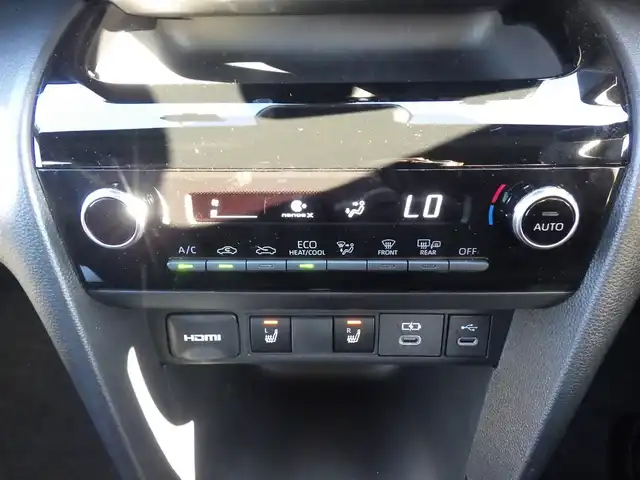 トヨタ ヤリスクロス ハイブリッド Z 千葉県 2025(令7)年 0.9万km ベージュ Toyota Safety Sense/・プリクラッシュセーフティ/・レーンディパーチャーアラート/・オートハイビーム/・レーダークルーズコントロール/・ブラインドスポットモニター/純正コネクティッドナビ/地デジTV/【Bluetooth接続】/パノラミックビューモニター/ドライブレコーダー/革巻きステアリング/ステアリングヒーター/ステアリングスイッチ/運転席パワーシート/ハーフレザーシート/前席シートヒーター/ETC（2.0）/LEDヘッドライト/クリアランスソナー/純正18インチアルミホイル/サイド/カーテンエアバッグ/スマートキー