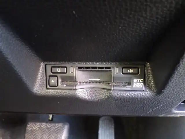 トヨタ ヤリスクロス ハイブリッド Z 千葉県 2025(令7)年 0.9万km ベージュ Toyota Safety Sense/・プリクラッシュセーフティ/・レーンディパーチャーアラート/・オートハイビーム/・レーダークルーズコントロール/・ブラインドスポットモニター/純正コネクティッドナビ/地デジTV/【Bluetooth接続】/パノラミックビューモニター/ドライブレコーダー/革巻きステアリング/ステアリングヒーター/ステアリングスイッチ/運転席パワーシート/ハーフレザーシート/前席シートヒーター/ETC（2.0）/LEDヘッドライト/クリアランスソナー/純正18インチアルミホイル/サイド/カーテンエアバッグ/スマートキー