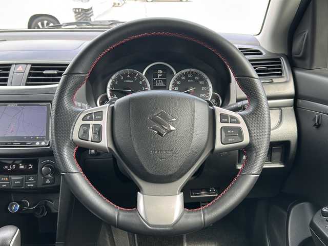 スズキ スイフト スポーツ 石川県 2015(平27)年 7万km スノーホワイトパール 社外SDナビ〔AVIC-MRZ099〕/（CD/DVD/BT/フルセグ/USB/iPod）/バックカメラ/クルーズコントロール/HIDオートライト/社外17インチAW/前後ドライブレコーダー（ZDR-015）/パドルシフト/ステアリングスイッチ/横滑り防止装置/スマートキー/ビルトインETC/革巻いステアリング