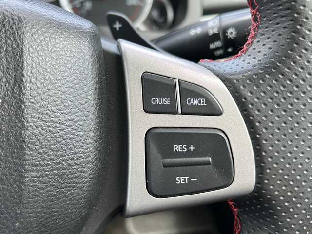 スズキ スイフト スポーツ 石川県 2015(平27)年 7万km スノーホワイトパール 社外SDナビ〔AVIC-MRZ099〕/（CD/DVD/BT/フルセグ/USB/iPod）/バックカメラ/クルーズコントロール/HIDオートライト/社外17インチAW/前後ドライブレコーダー（ZDR-015）/パドルシフト/ステアリングスイッチ/横滑り防止装置/スマートキー/ビルトインETC/革巻いステアリング