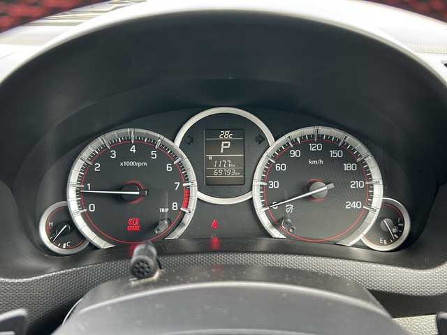 スズキ スイフト スポーツ 石川県 2015(平27)年 7万km スノーホワイトパール 社外SDナビ〔AVIC-MRZ099〕/（CD/DVD/BT/フルセグ/USB/iPod）/バックカメラ/クルーズコントロール/HIDオートライト/社外17インチAW/前後ドライブレコーダー（ZDR-015）/パドルシフト/ステアリングスイッチ/横滑り防止装置/スマートキー/ビルトインETC/革巻いステアリング